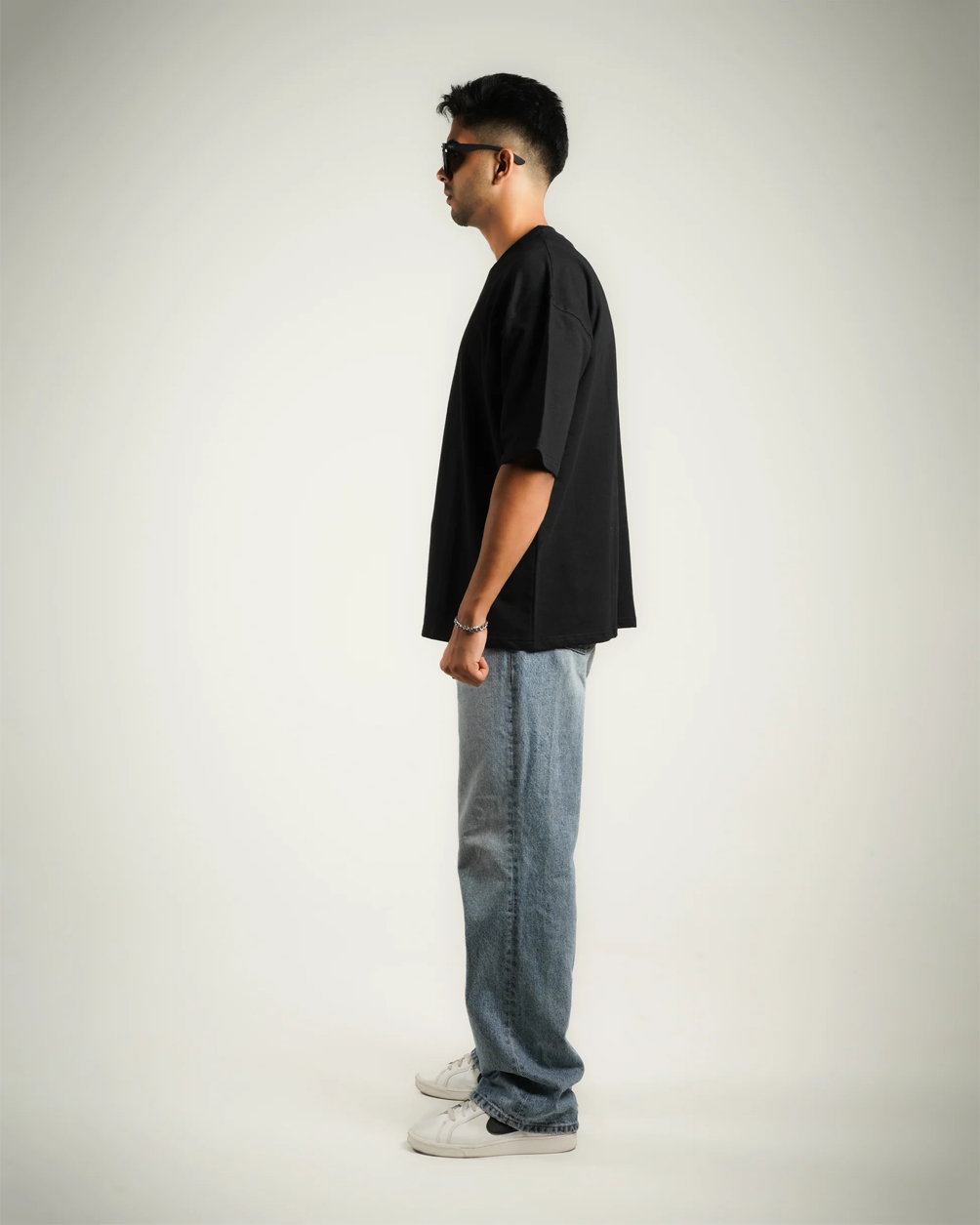AVVARA Oversized Tee - Midnight Black (Side View)