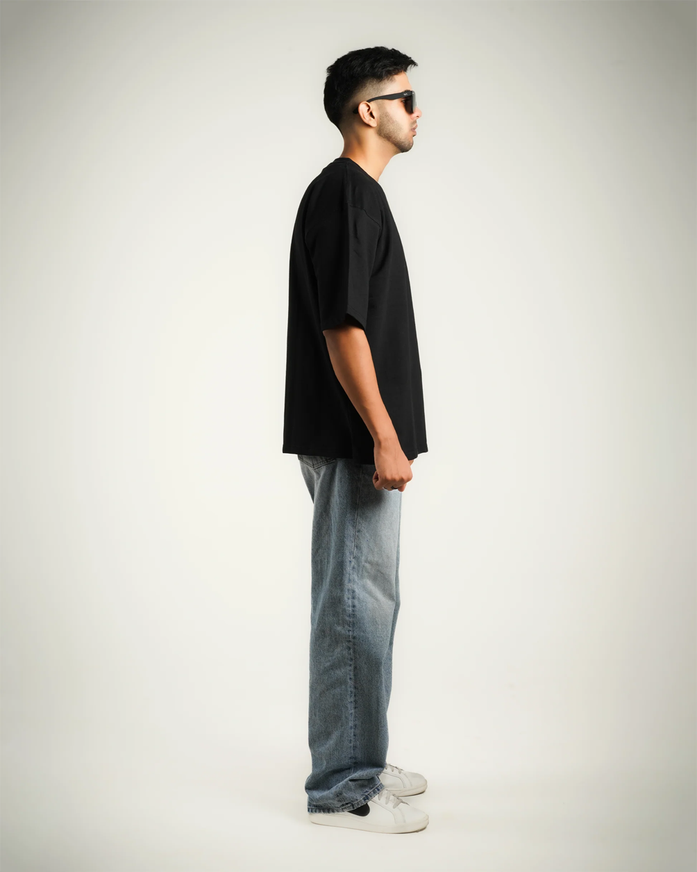 AVVARA Oversized Tee - Midnight Black (Side View)