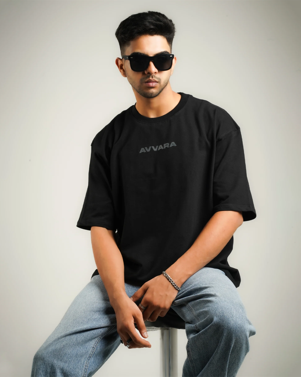 AVVARA Oversized Tee - Midnight Black (Front View)