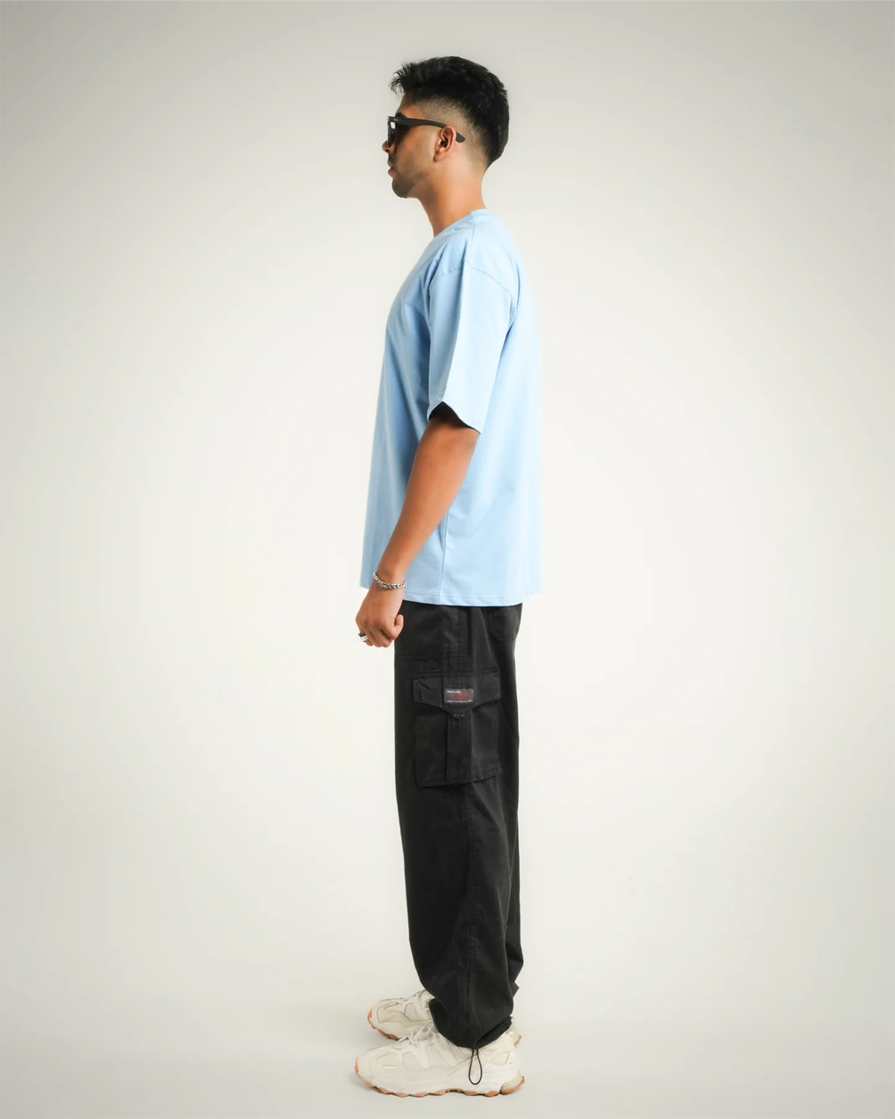 AVVARA Oversized Tee - Nimbus Blue (Side View)