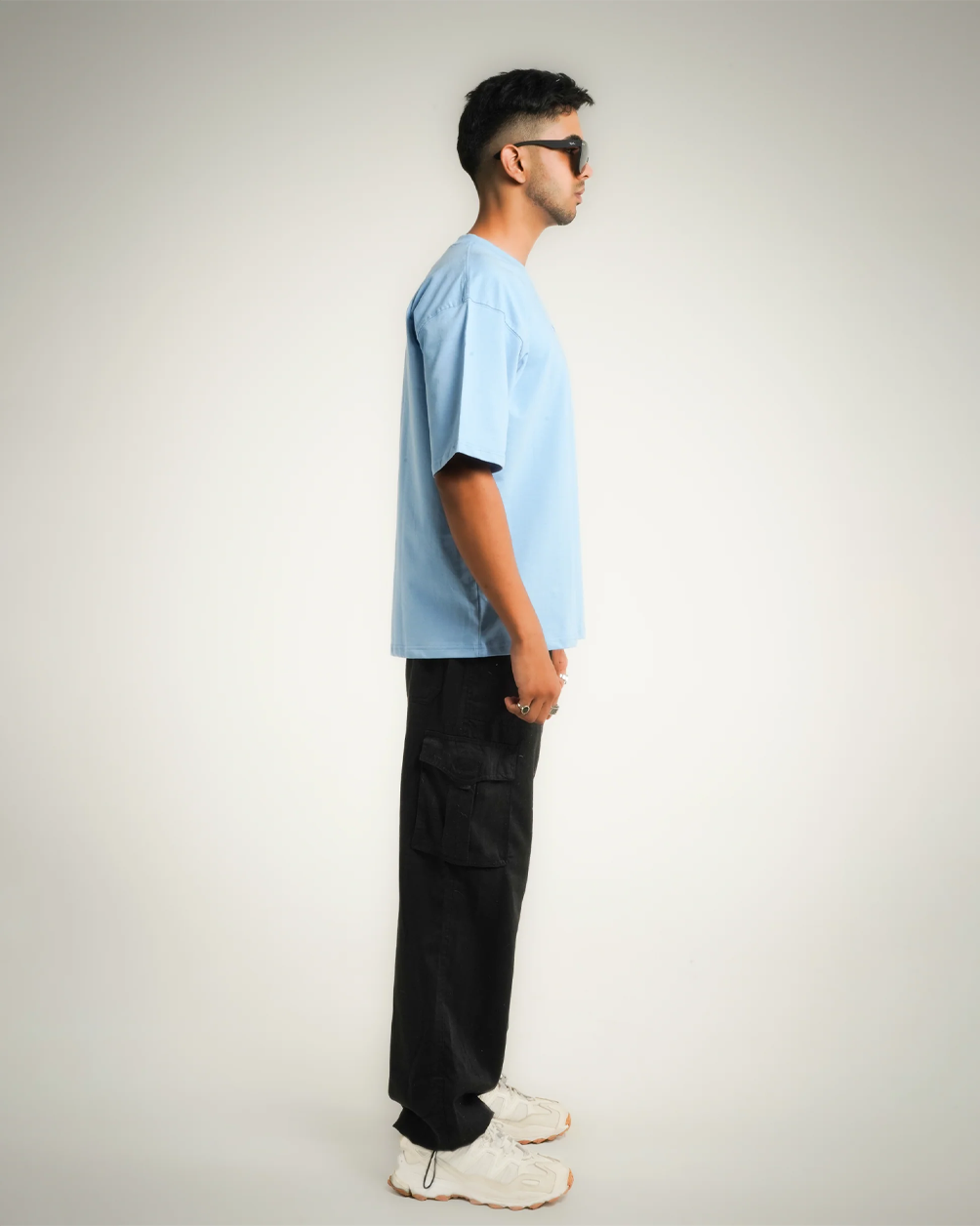 AVVARA Oversized Tee - Nimbus Blue (Side View)